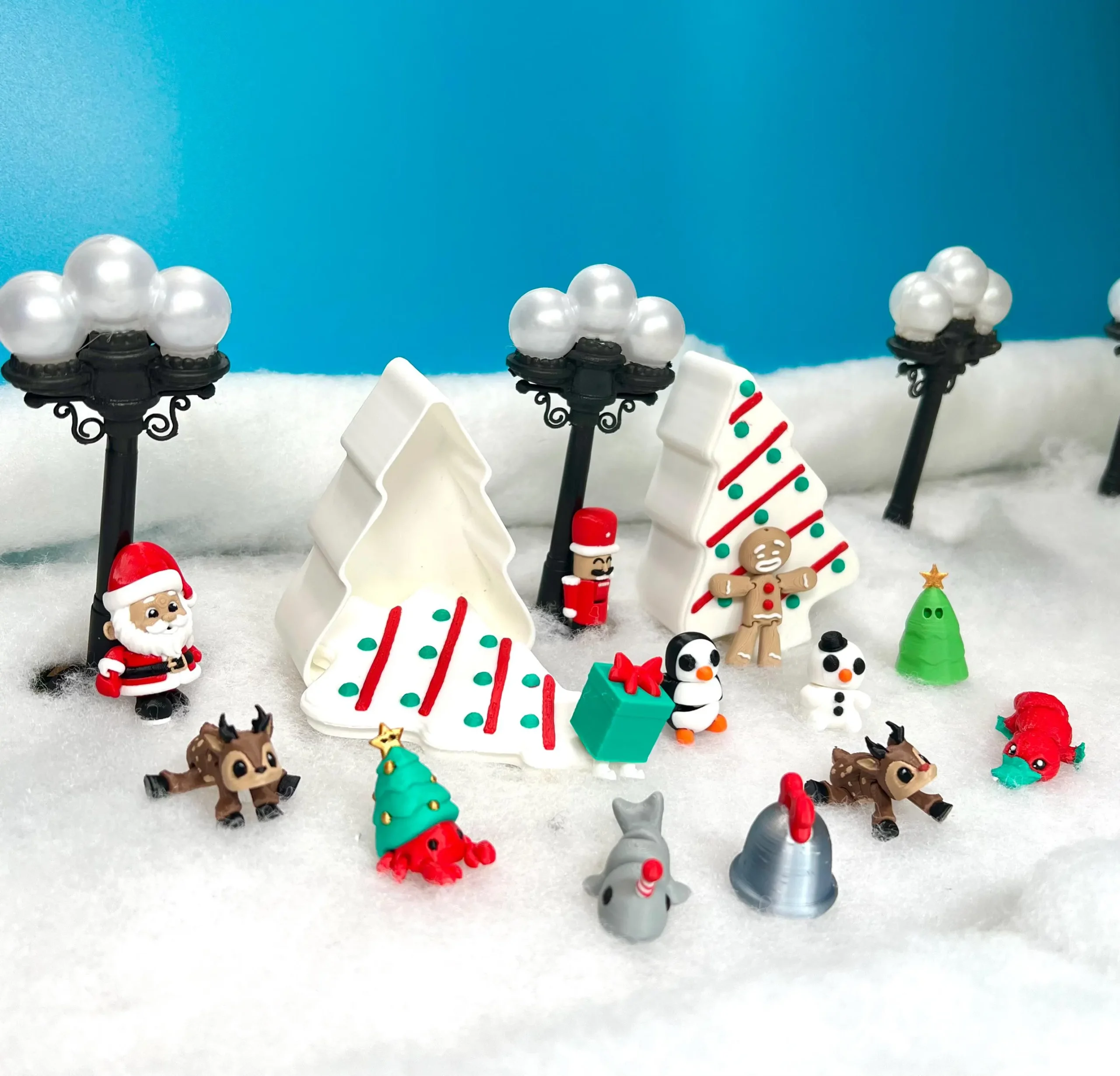 Christmas Snack Cake Container with Micro Mini Friends (extra small)
