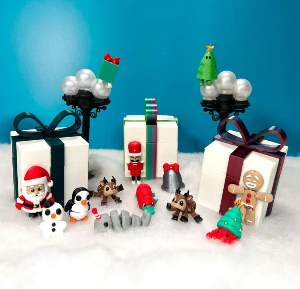 Christmas Snack Cake Container with Micro Mini Friends (extra small) - Image 7